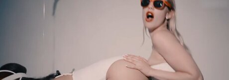 hollaura onlyfans nude tits