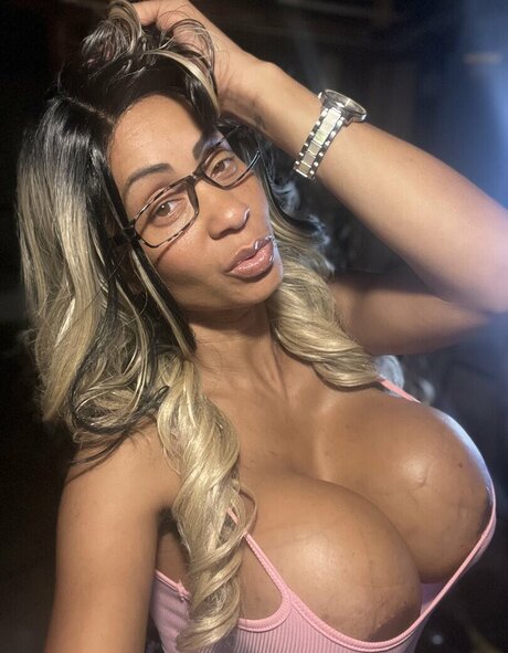 Gloria Lamour leaked onlyfans content