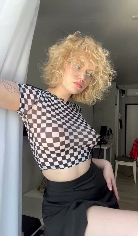 Yana Martin onlyfans pics