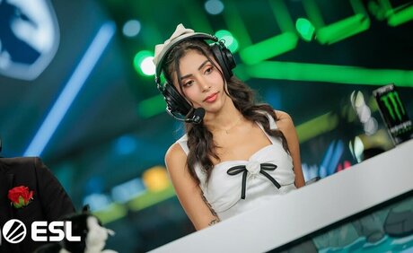 Mira Ephey Riad onlyfans archive