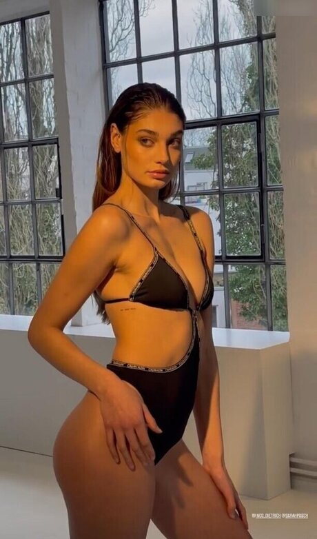 Sarah Posch only fans naked