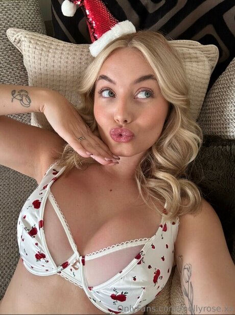 MollyWhiteXO naked onlyfans leaked