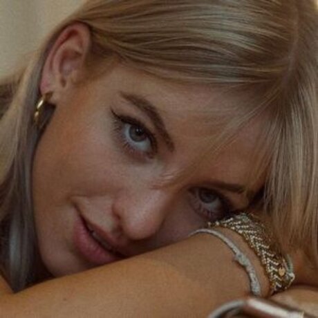 Caal me annaa Profile pic