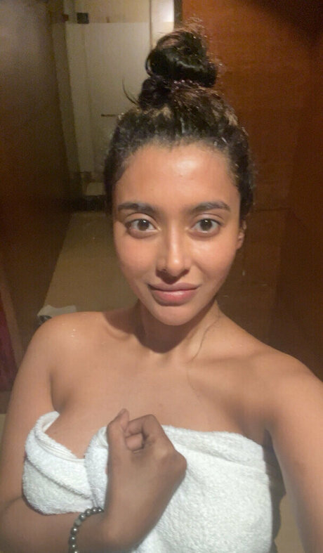 Thea D suuza onlyfans model images