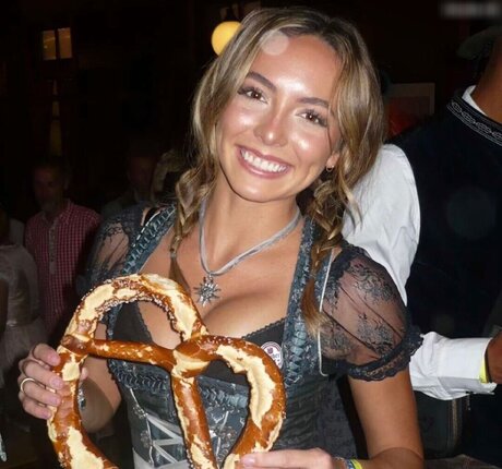 BrieWallz only fans leak nude