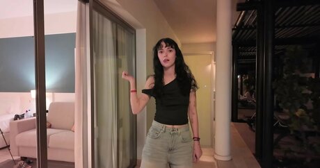 Holly Laing onlyfans nude tits