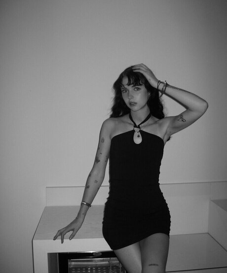 Holly Laing desnuda onlyfans