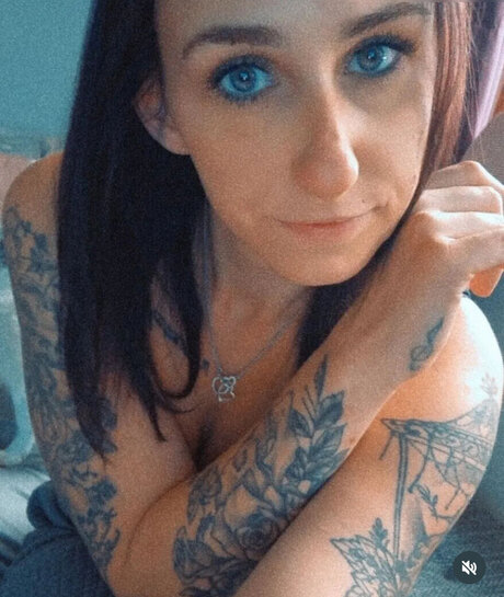 Justanotherwife30 naked onlyfans