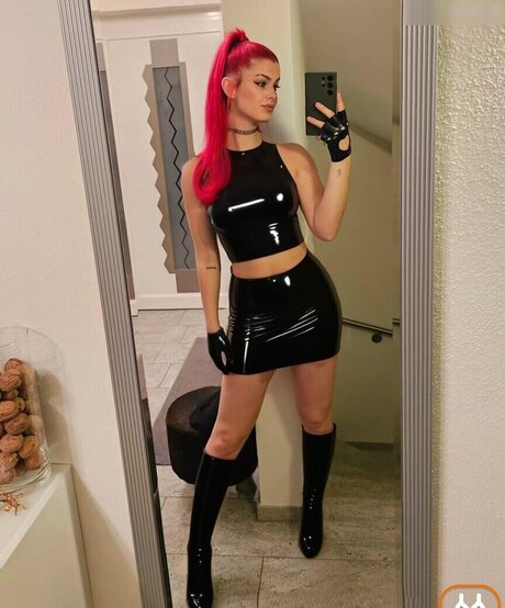 anna gazanis only fans nude