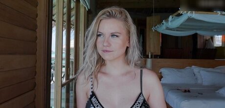 KellyMissesvlog onlyfans porn leaks