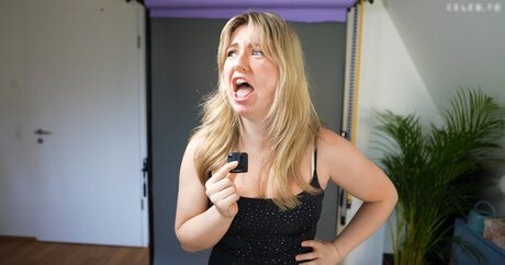 KellyMissesvlog onlyfans strip