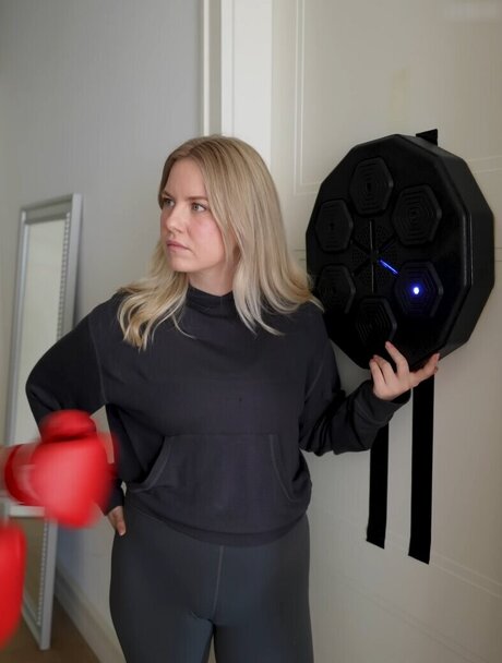 KellyMissesvlog onlyfans model