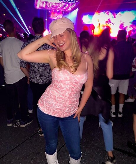 KellyMissesvlog leaked porn onlyfans