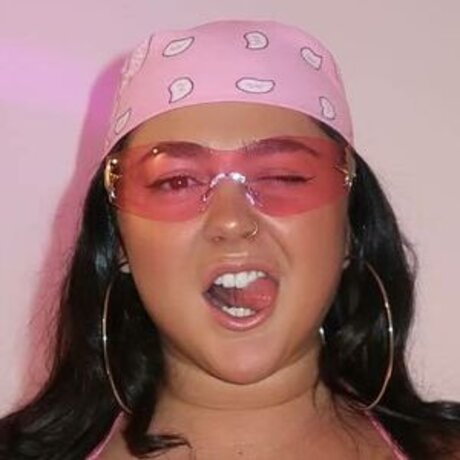 badgal pheephee strip onlyfans