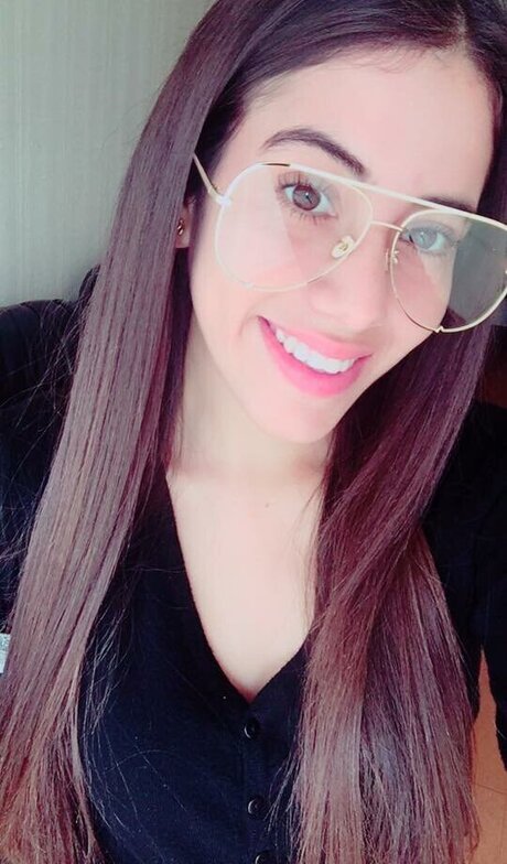 Veronica Boyer onlyfans strip tease