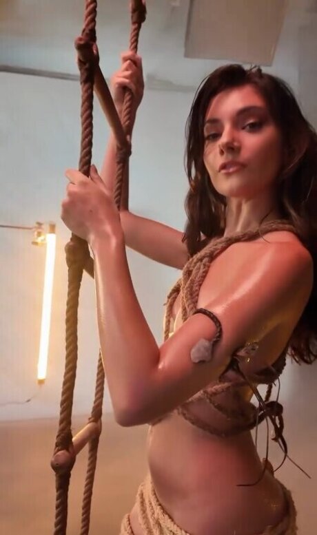 Elle Baldwinson tits onlyfans