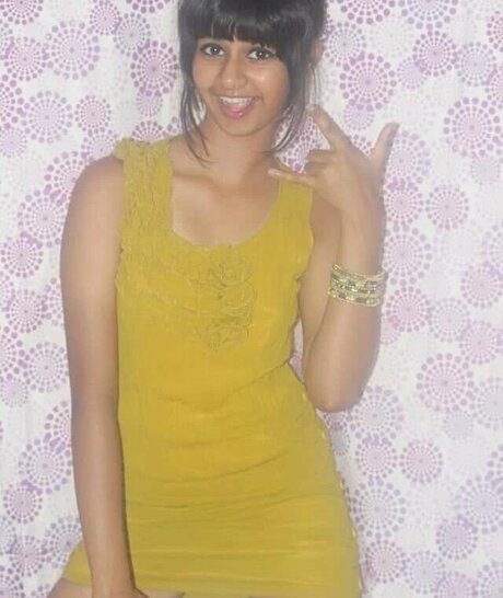 Aishwarya Harishankar onlyfans striptease