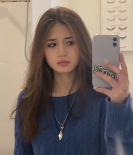 Emilykr0pp onlyfans gratis