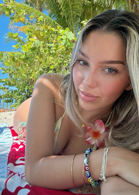 Kyara Maureen onlyfans strip