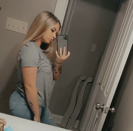 raerae6311 onlyfans nude content