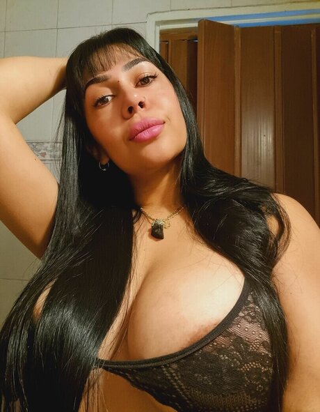 Negra Loly onlyfans leak