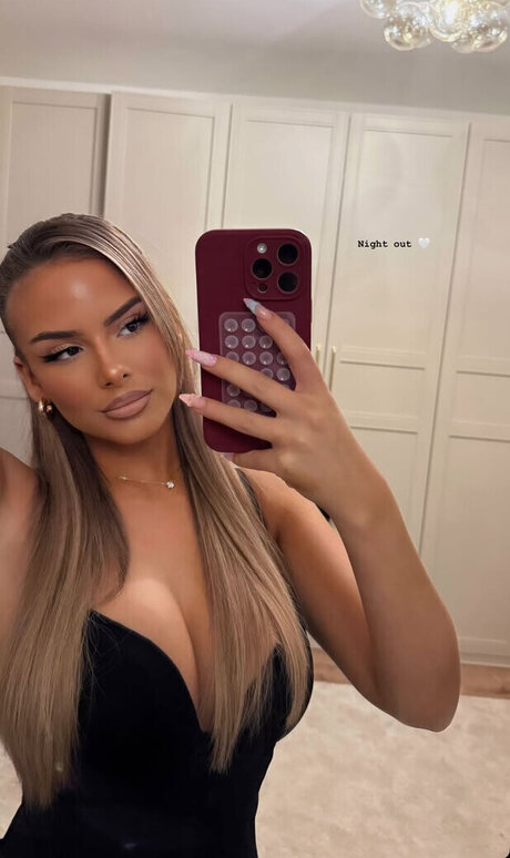 Jasmin Azizam onlyfans xxx