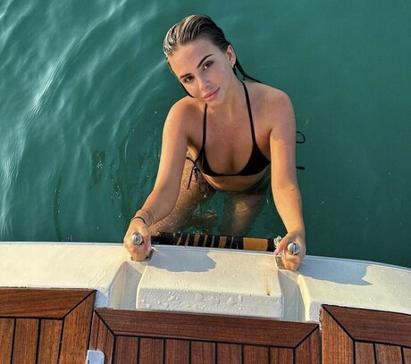 Jasmin Azizam naked onlyfans