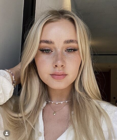 Lili Hamann onlyfans leak fuck