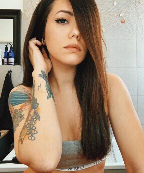 Malwanne naked onlyfans