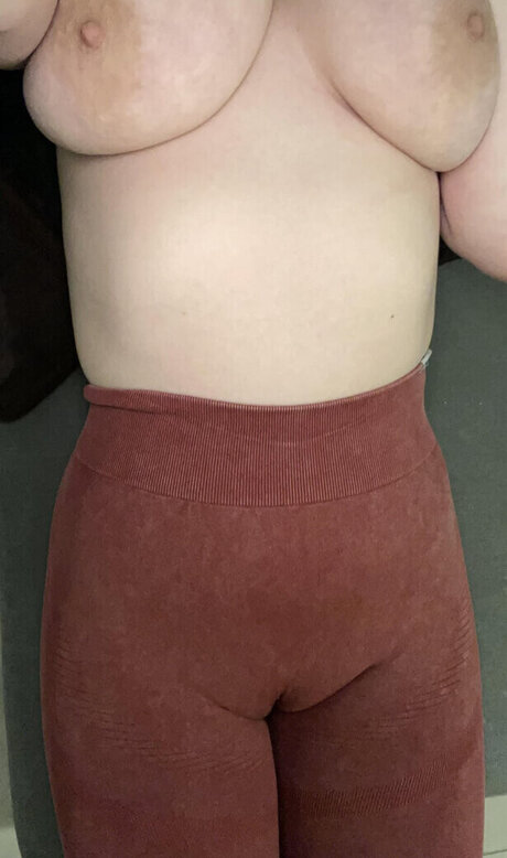 WetAnalQueen onlyfans striptease