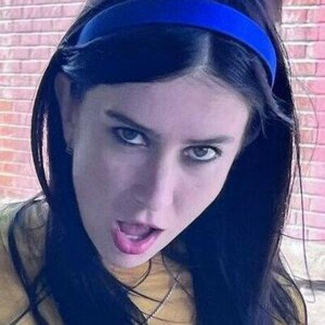 Carly McLellan onlyfans nudes leaks