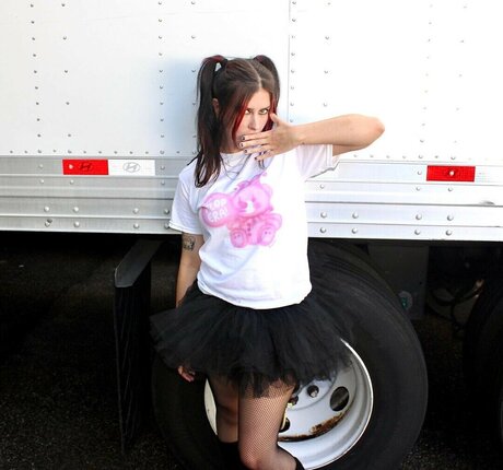 Carly McLellan onlyfans leak nudes