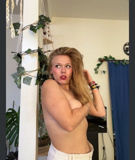 vanny flowerchild nude leaks onlyfans