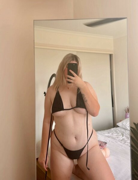yourfavouritebrunette18 nude on onlyfans