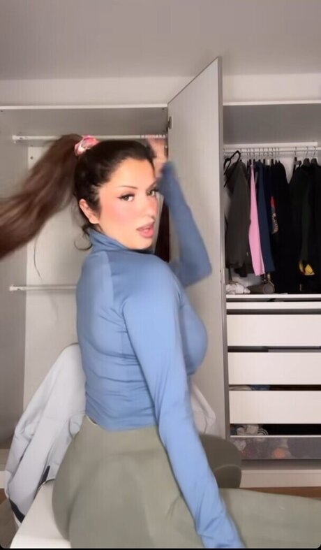 Emily Furz nude onlyfans leak