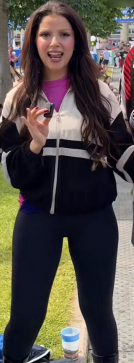 Emily Furz onlyfans strip tease