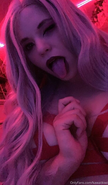 Kawaiikiwicosplay is on onlyfans