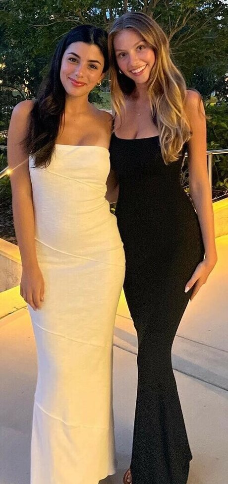 Mia Steele onlyfans strip