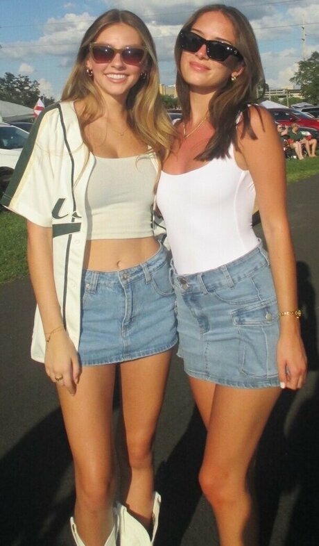 Mia Steele naked onlyfans pics