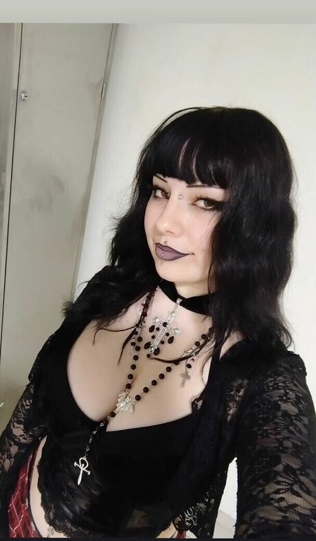 gothbynight onlyfans naked