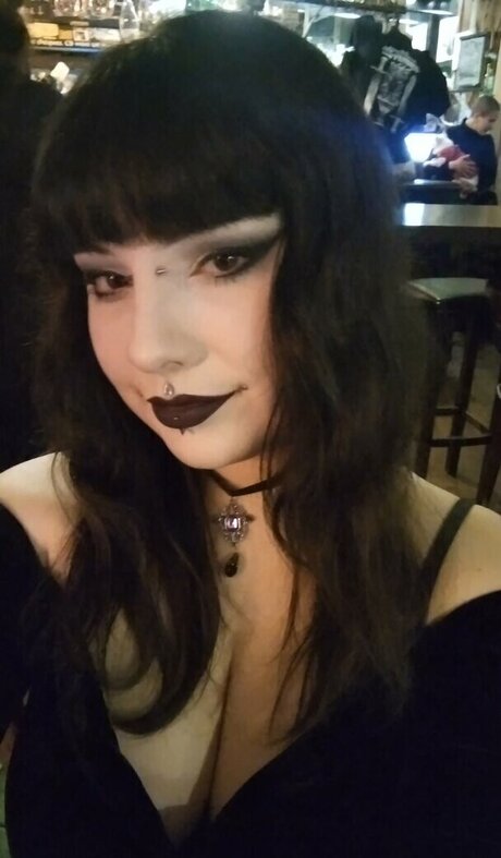 gothbynight onlyfans nudes