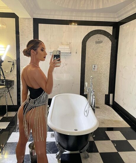 Jazmine Dyer nsfw onlyfans