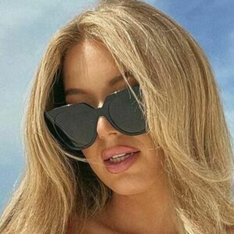 Sidney Sky onlyfans explicit content