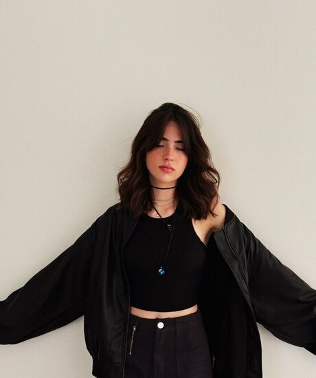 Gabriela Bee feet onlyfans