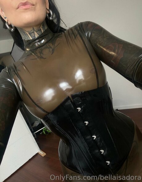 Bella Isadora onlyfans leaked