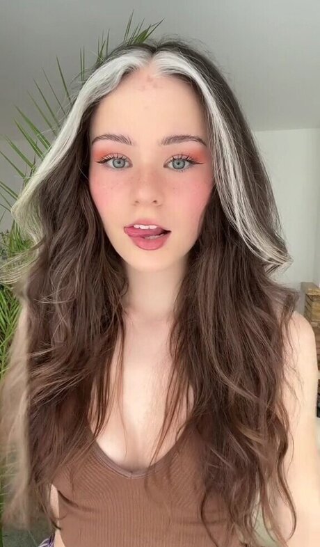 nadinebreaty onlyfans creator