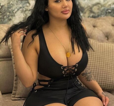 Melek Azad only fans nude