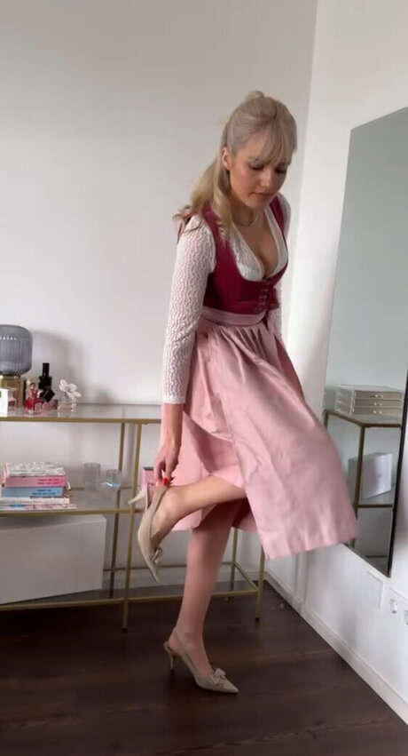 Laura Block hot onlyfans