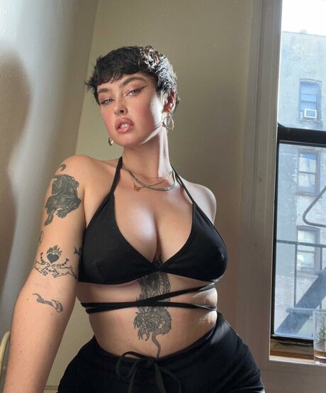 motherbimbo Profile pic