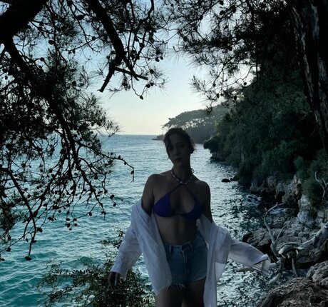 Ebrukzlyr naked on onlyfans